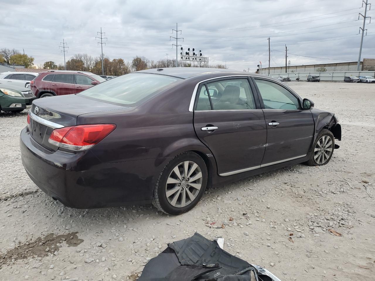 2011 Toyota Avalon - Image 3