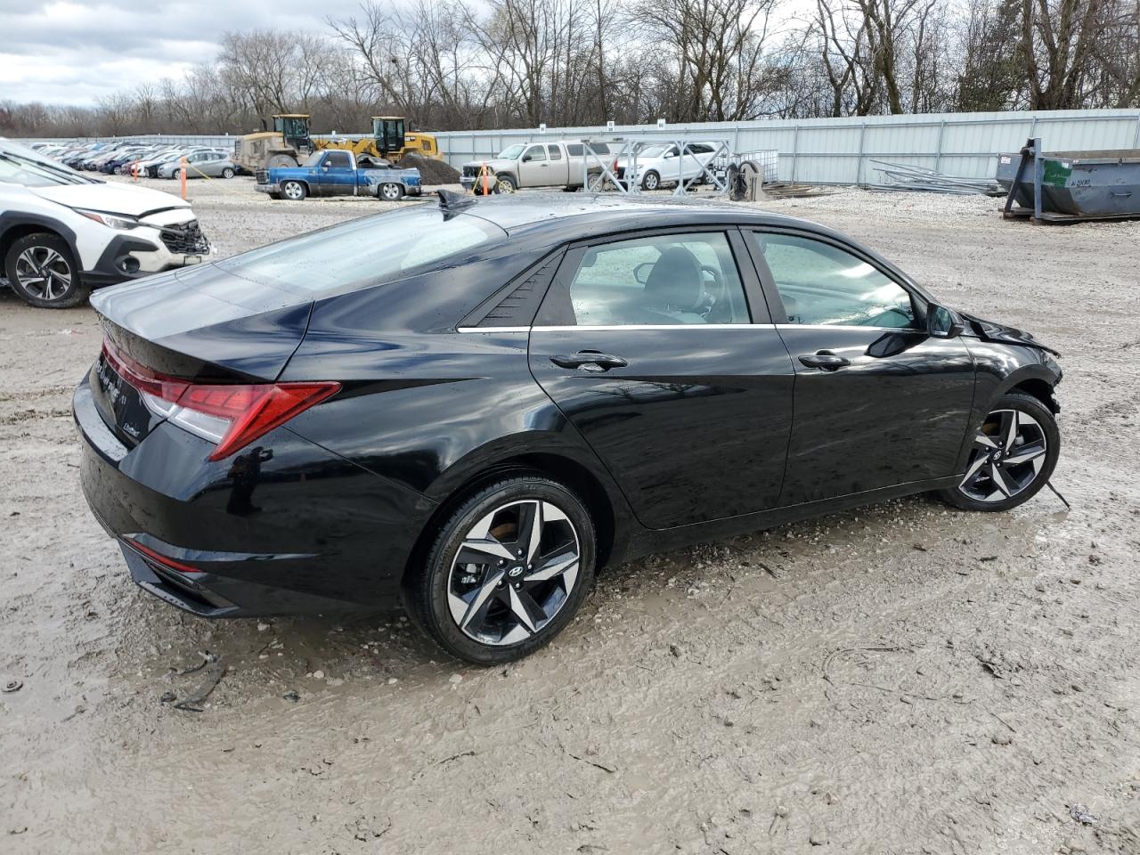 2023 Hyundai Elantra - Image 3