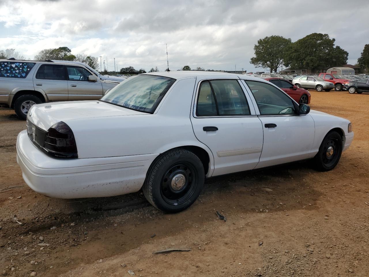 2009 Ford Crown Victoria - Image 3