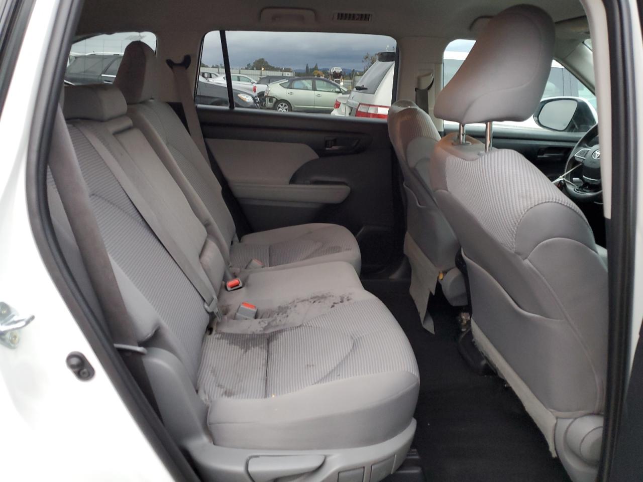 2021 Toyota Highlander - Image 11