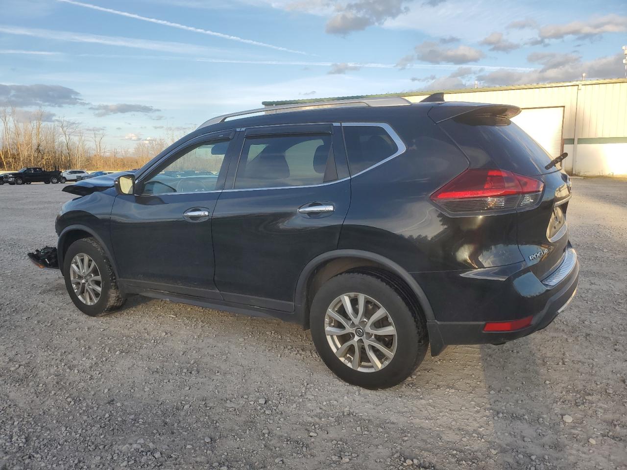 2019 Nissan Rogue - Image 2
