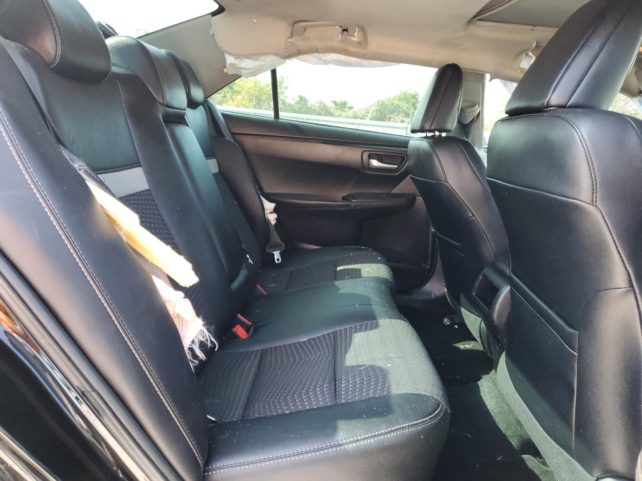 2015 Toyota Camry - Image 10