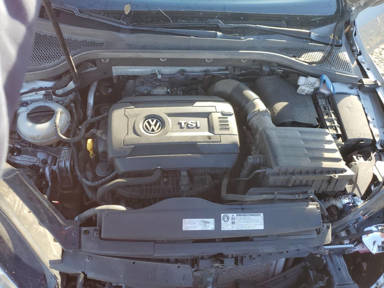 2016 Volkswagen Golf - Image 12