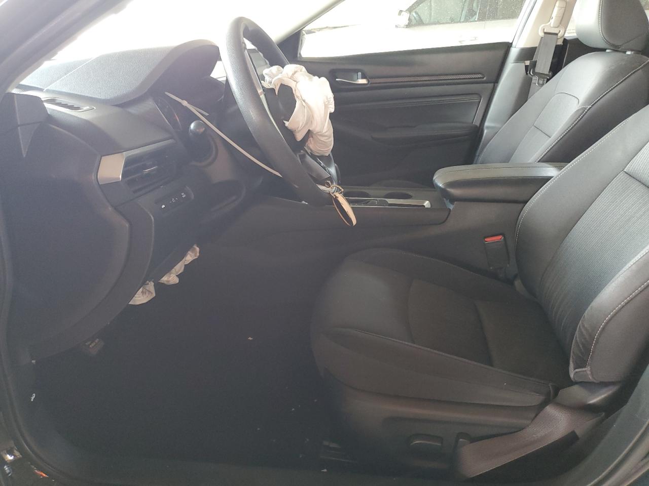 2020 Nissan Altima - Image 7