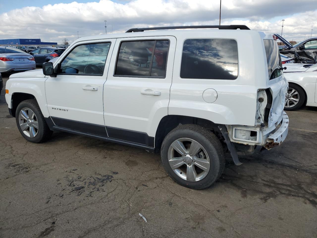 VIN 1C4NJRFB0ED661415 2014 JEEP PATRIOT no.2