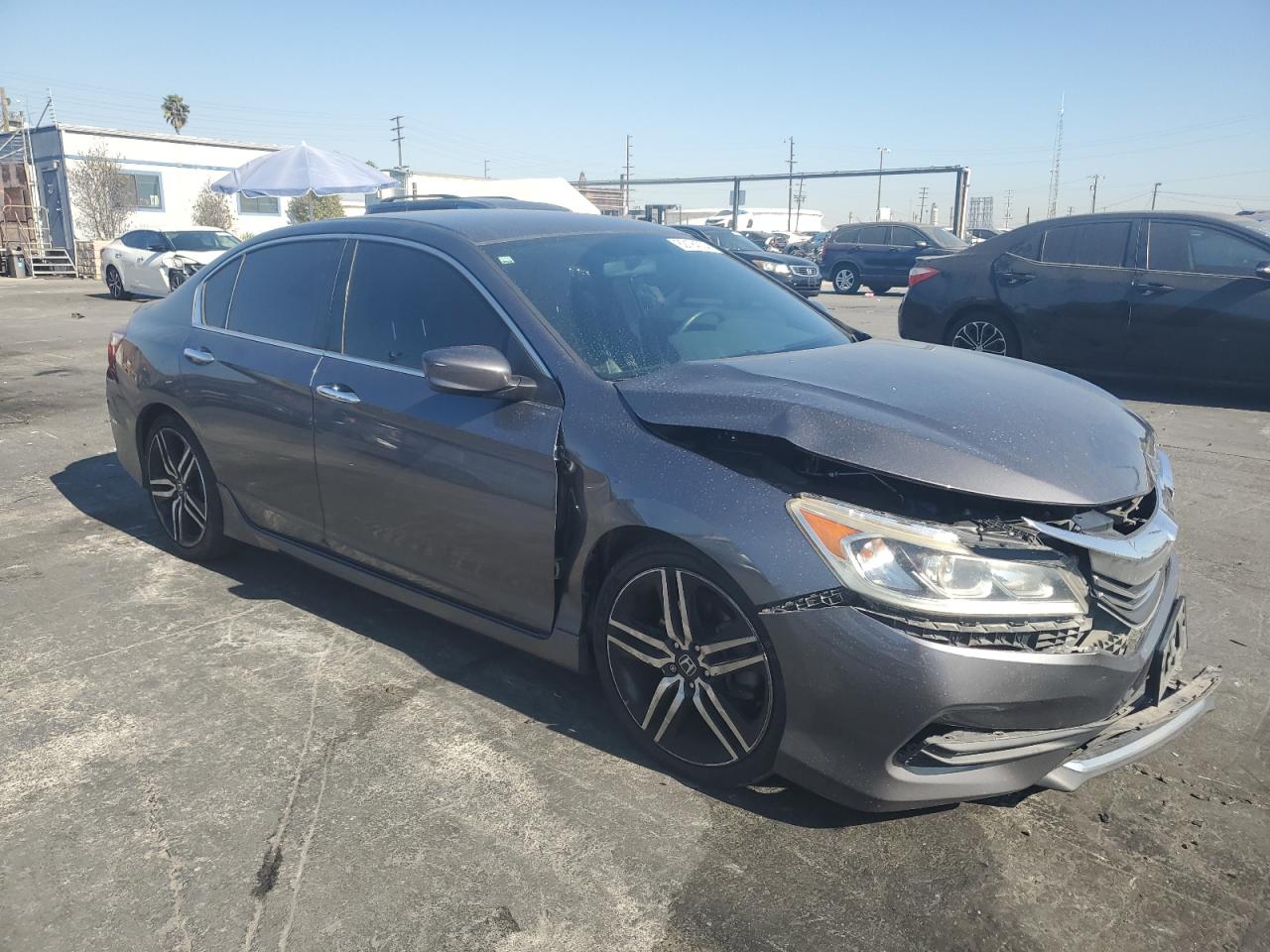 VIN 1HGCR2F5XHA048355 2017 HONDA ACCORD no.4