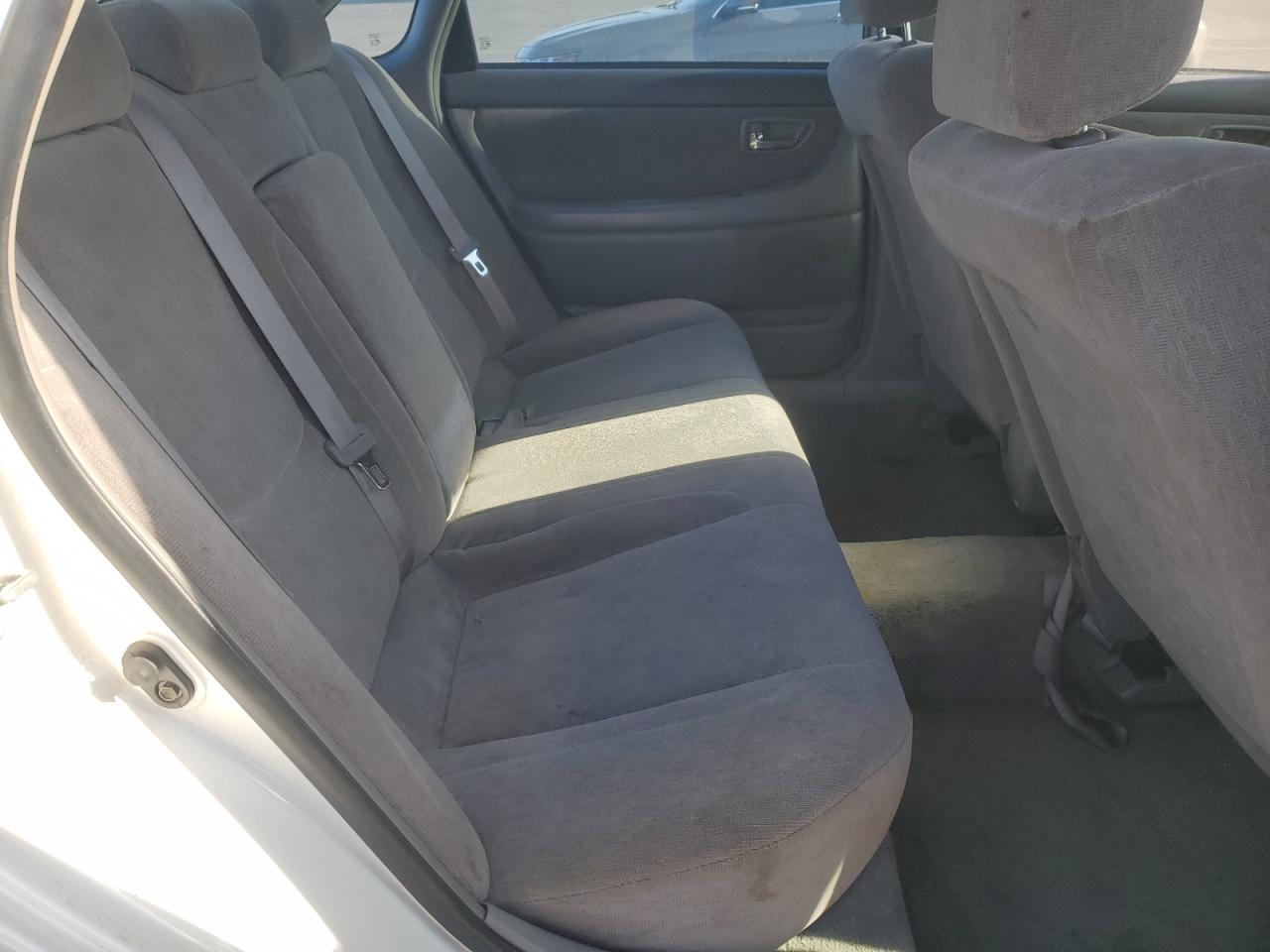 2000 Toyota Avalon - Image 10