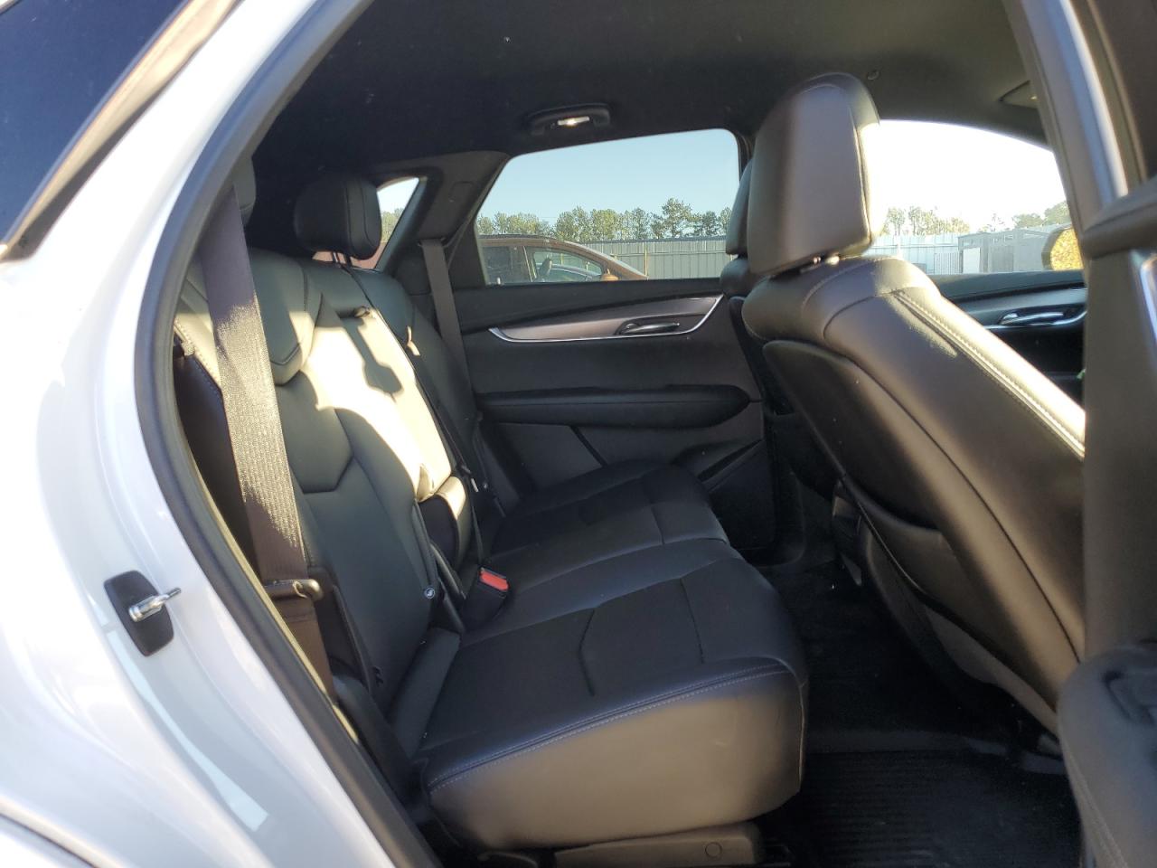 2021 Cadillac XT5 - Image 11