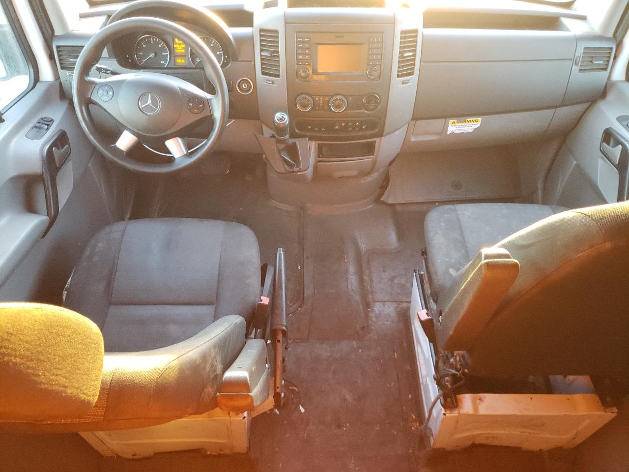 2015 Mercedes-Benz Sprinter - Image 8