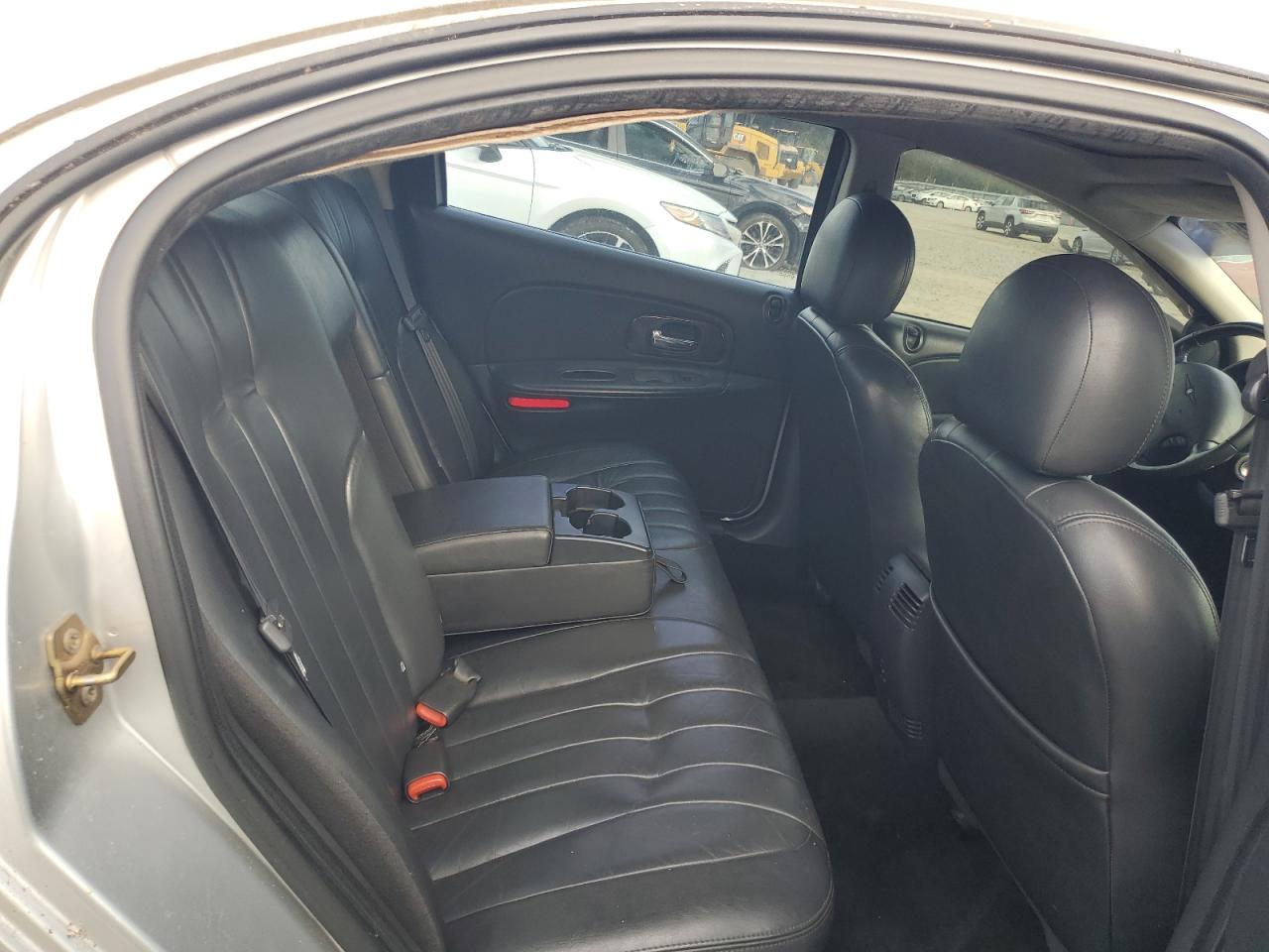 2002 Chrysler Concorde - Image 10