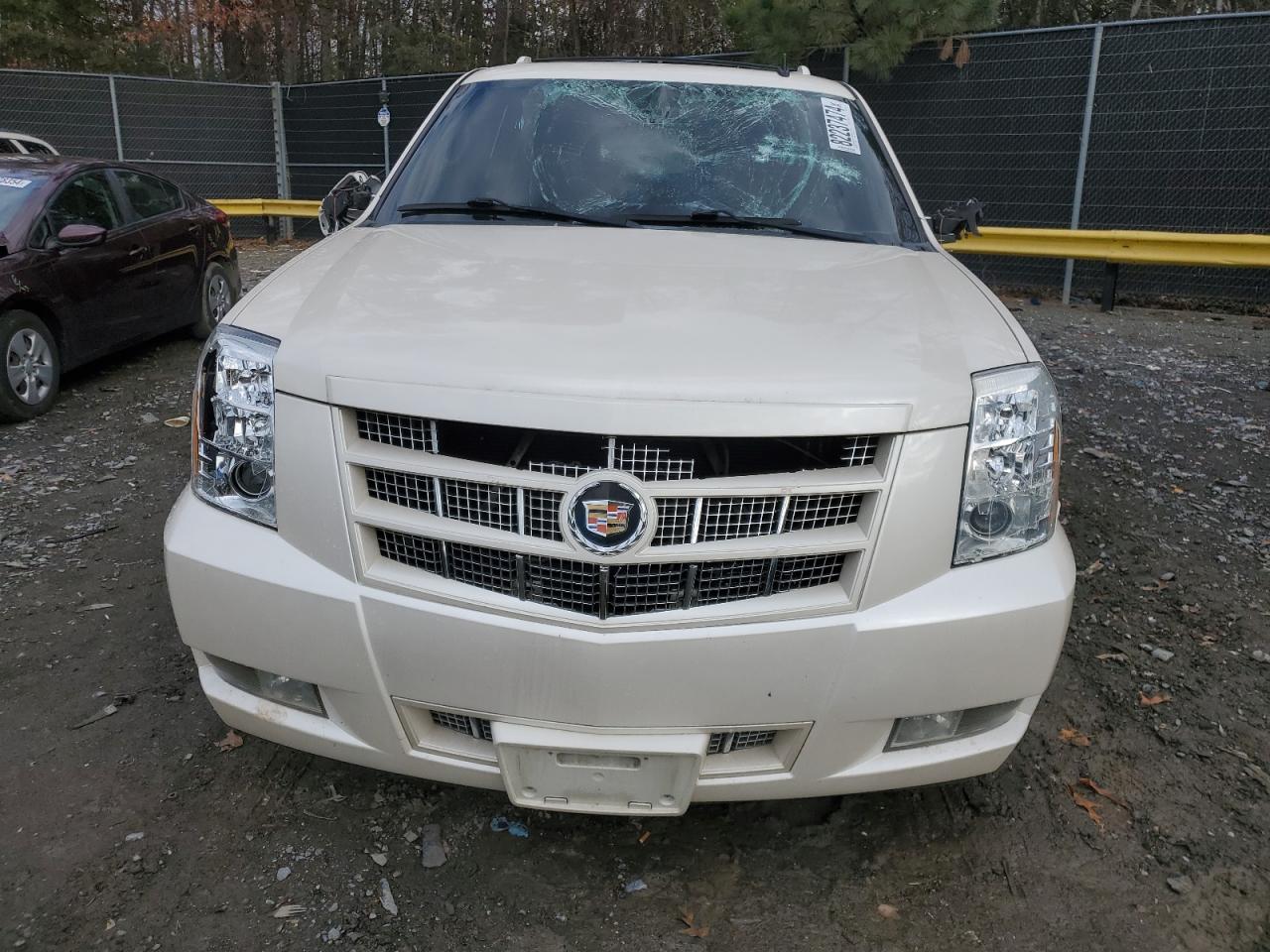 2013 Cadillac Escalade - Image 5