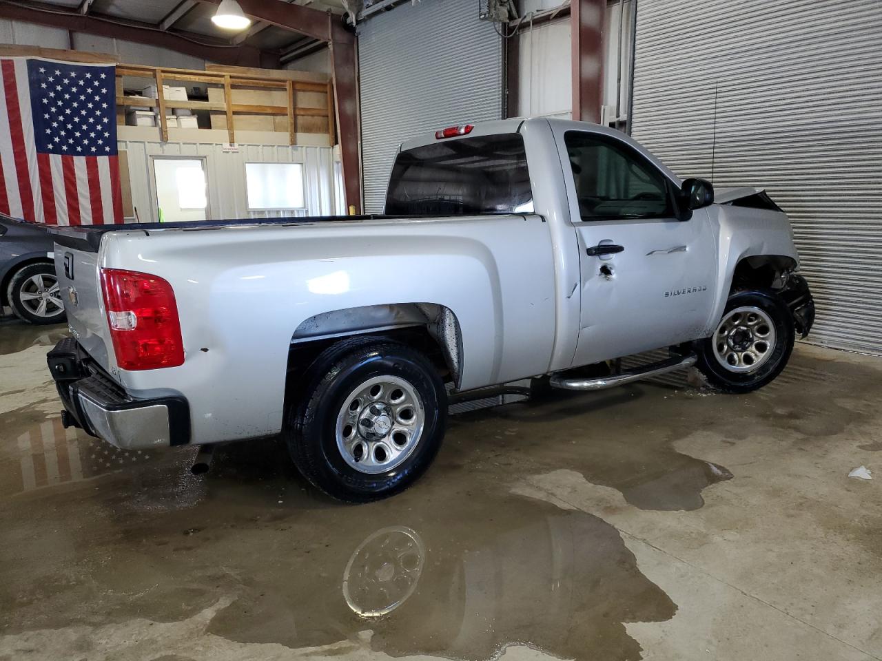 2010 Chevrolet Silverado - Image 3
