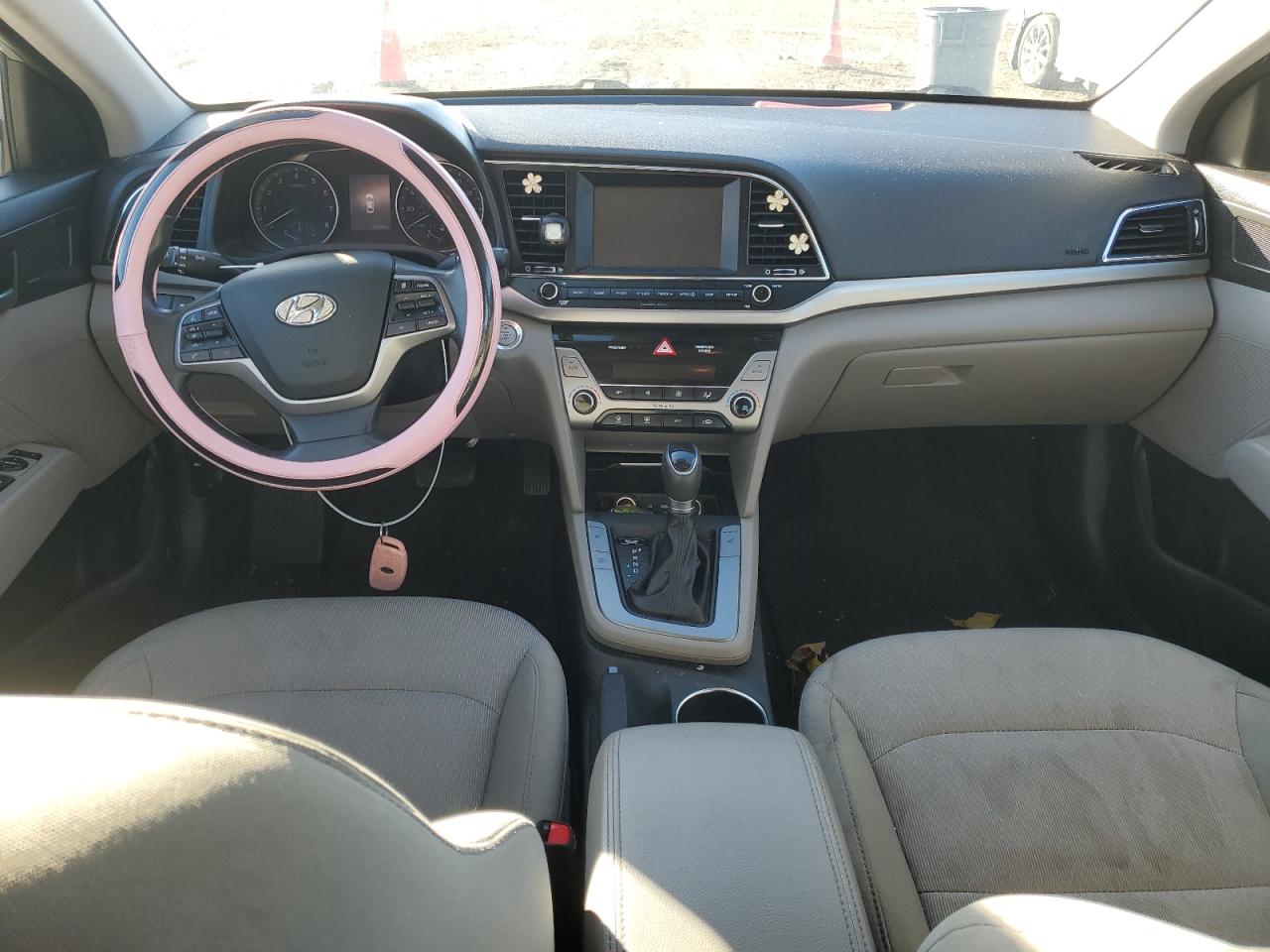 2017 Hyundai Elantra - Image 8