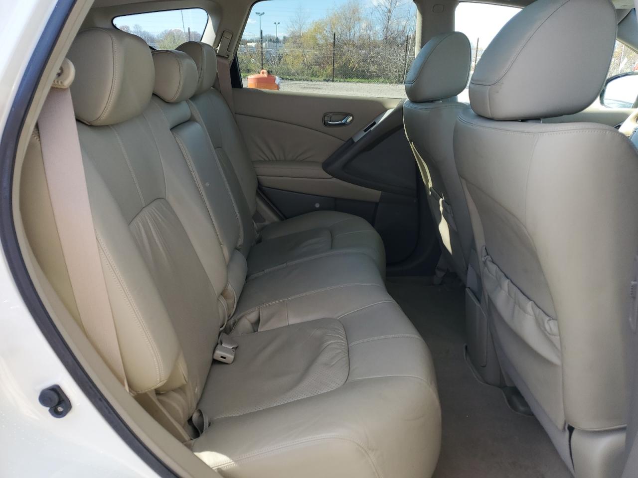 2010 Nissan Murano - Image 12