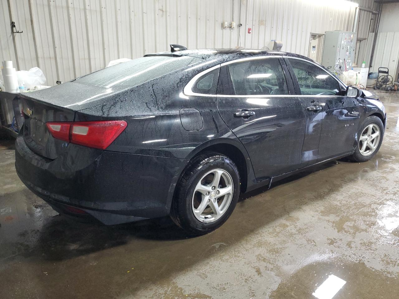 2017 Chevrolet Malibu - Image 3