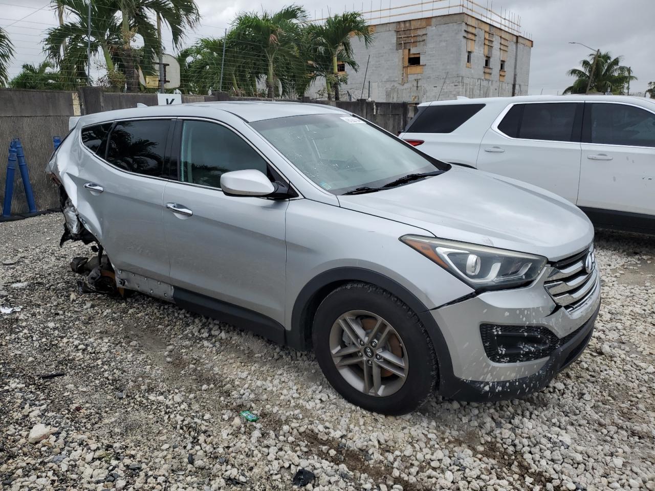 2017 Hyundai Santa Fe - Image 4