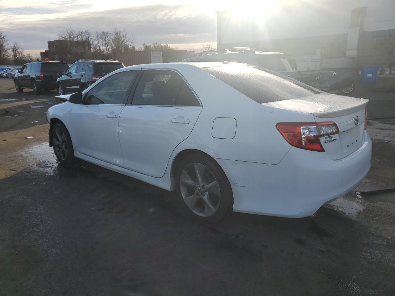 VIN 4T1BK1FK6DU530405 2013 TOYOTA CAMRY no.2