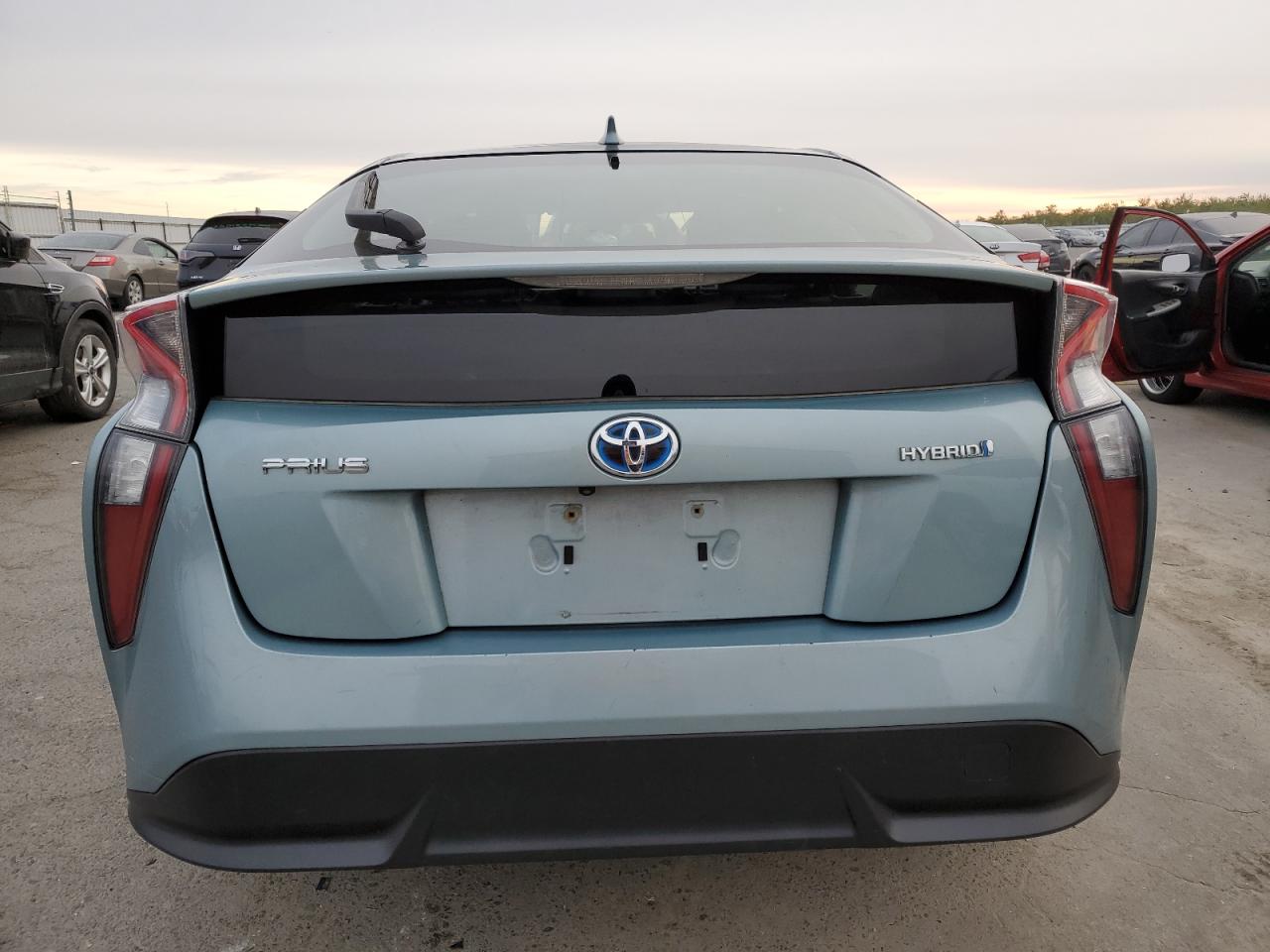 2017 Toyota Prius - Image 6