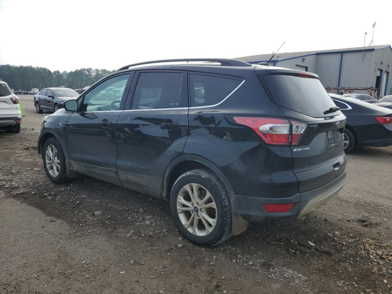 VIN 1FMCU0GD7HUD24234 2017 FORD ESCAPE no.2