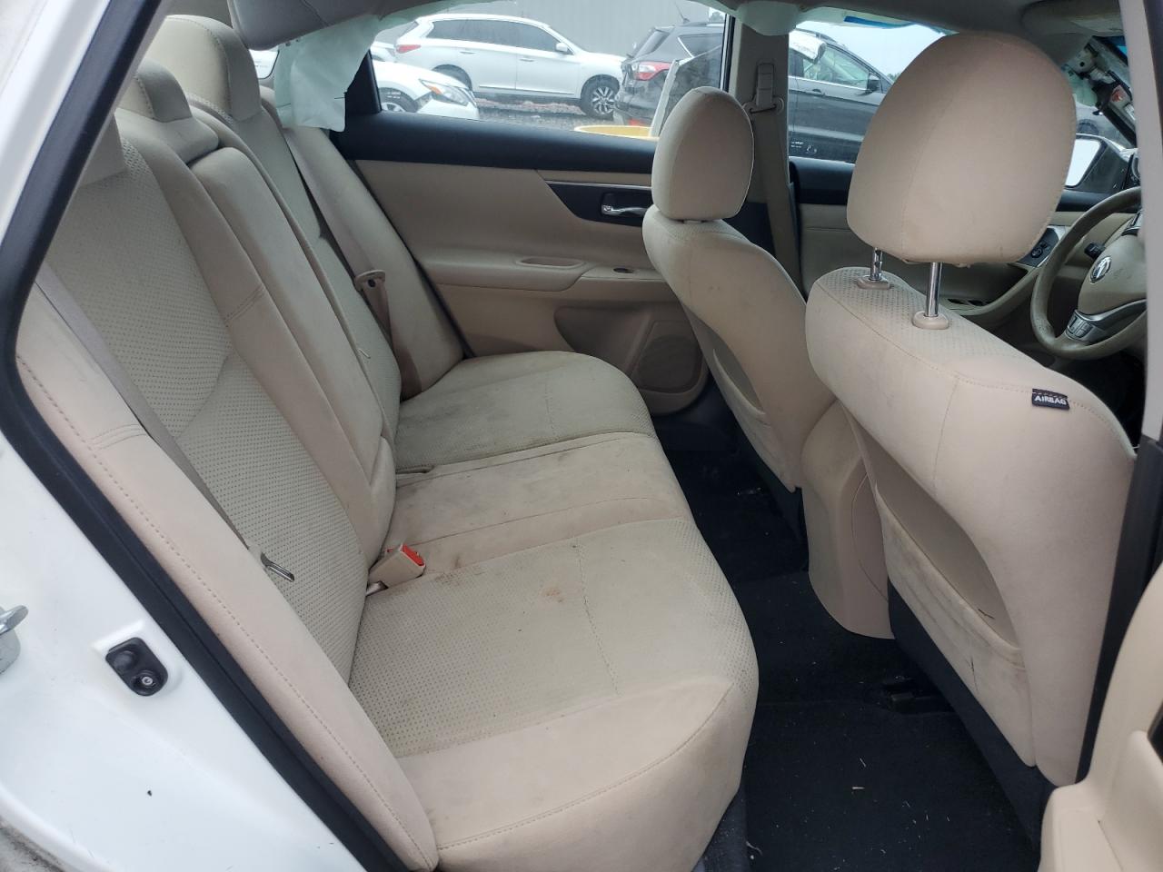 2015 Nissan Altima - Image 10
