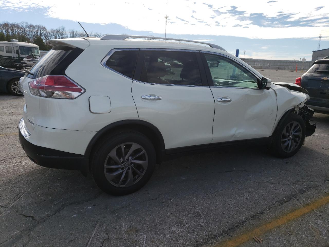 2016 Nissan Rogue - Image 3