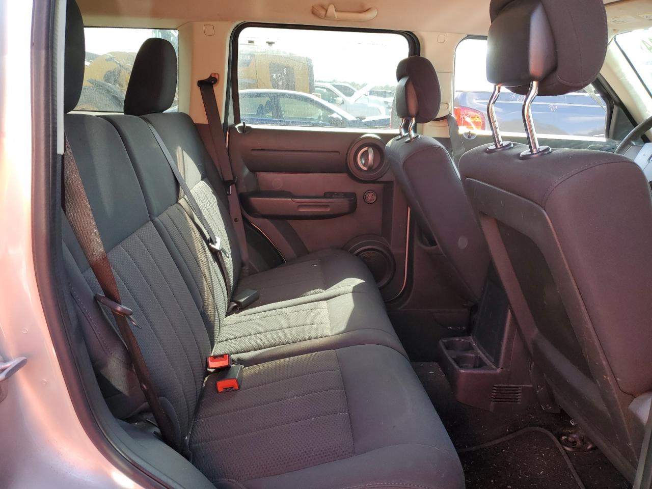 2011 Dodge Nitro - Image 10