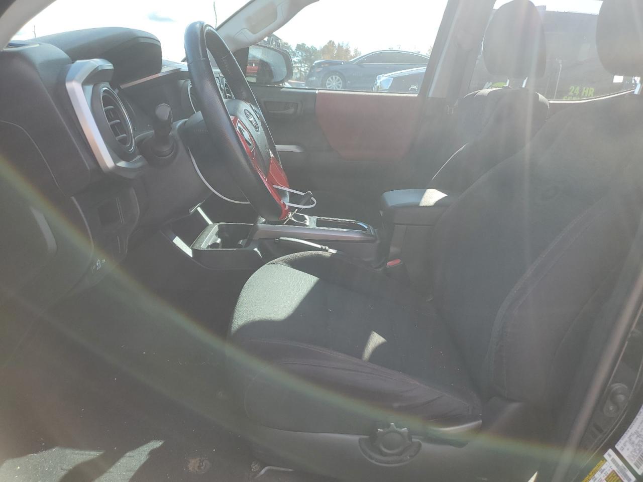 2016 Toyota Tacoma - Image 7