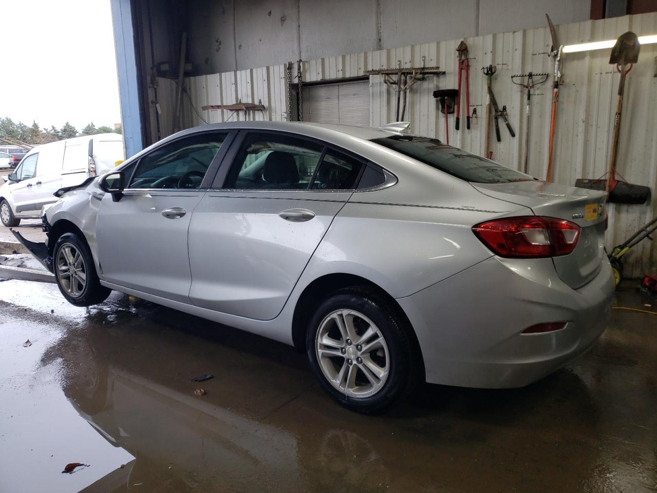 2018 Chevrolet Cruze - Image 2