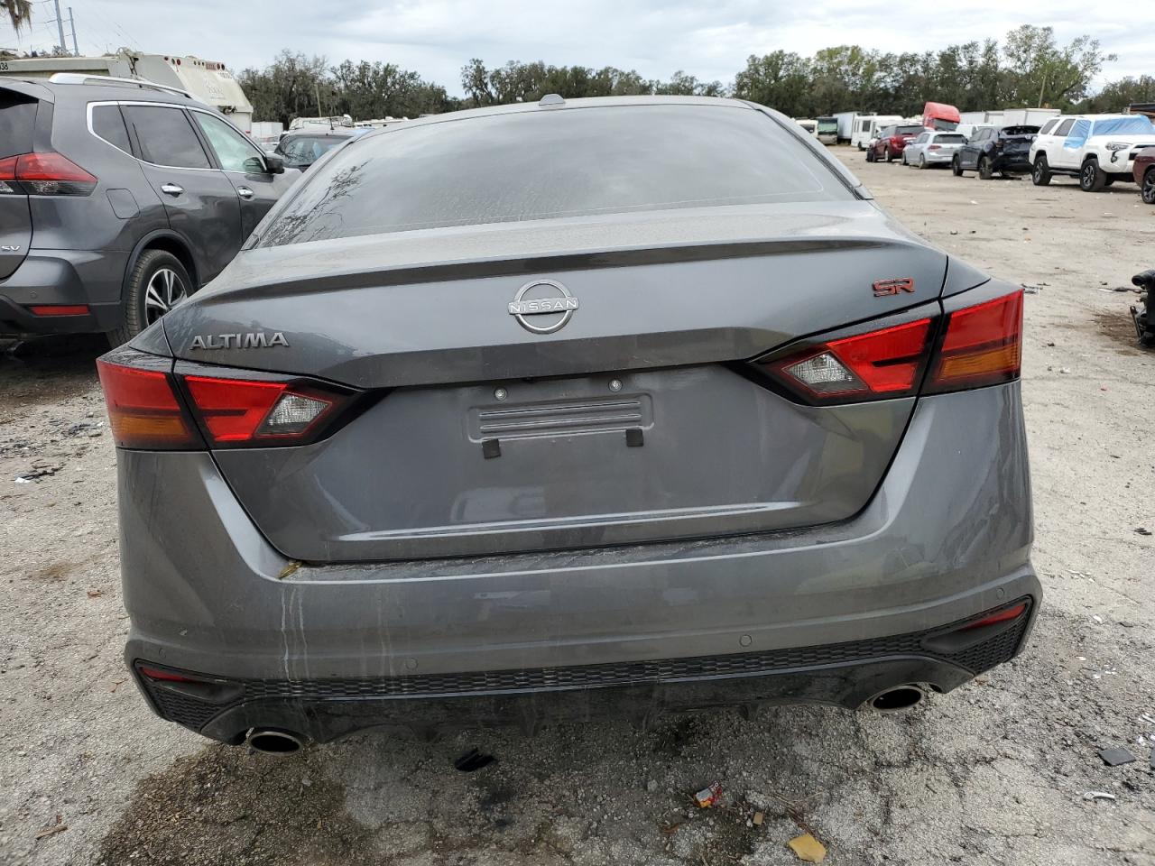 2024 Nissan Altima - Image 6