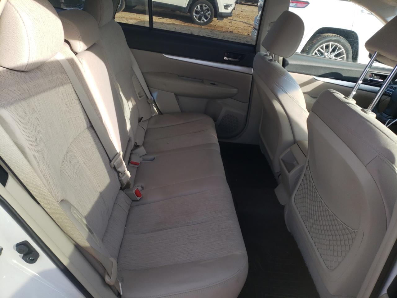 2013 Subaru Outback - Image 10
