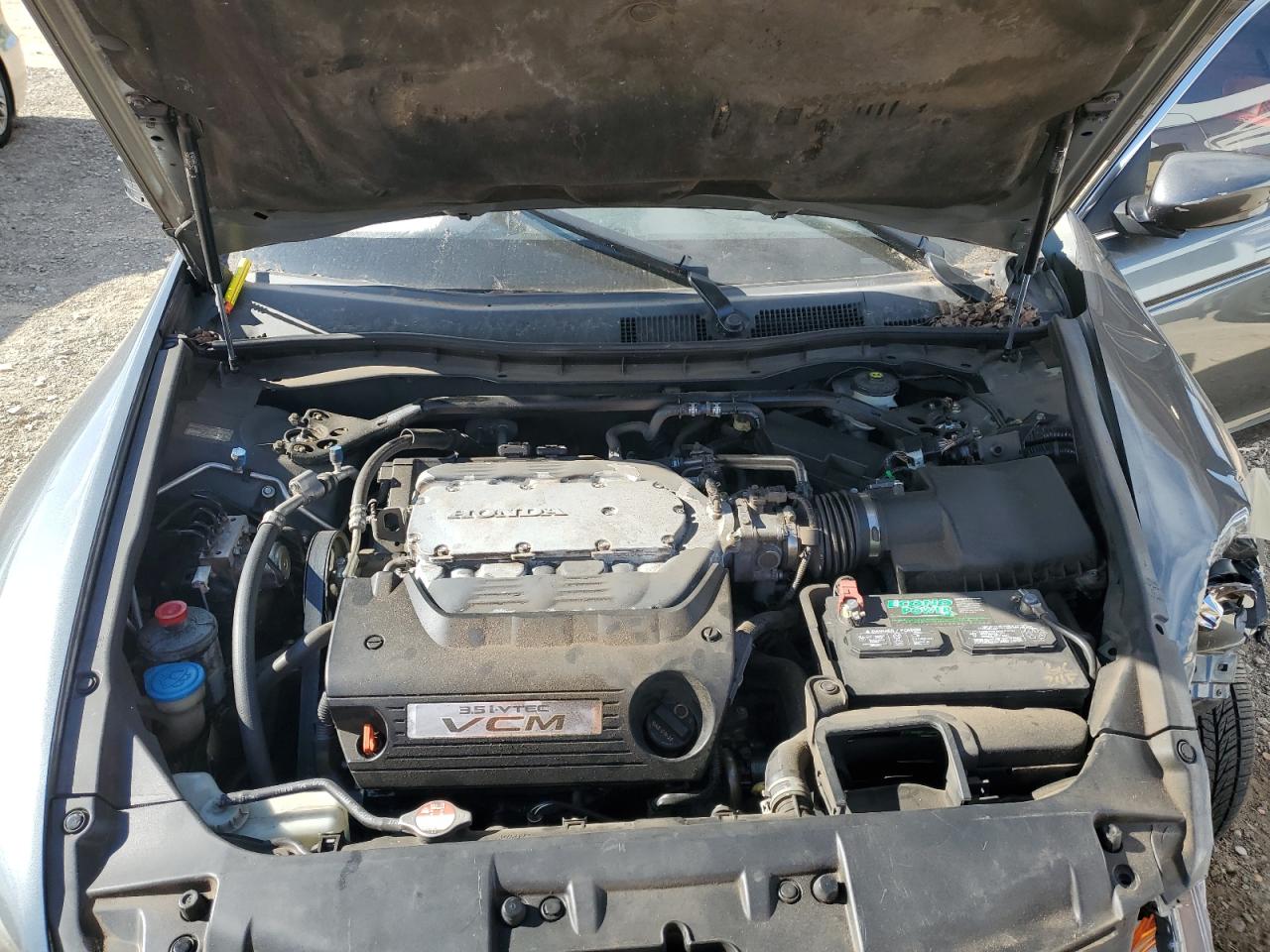2009 Honda Accord - Image 11