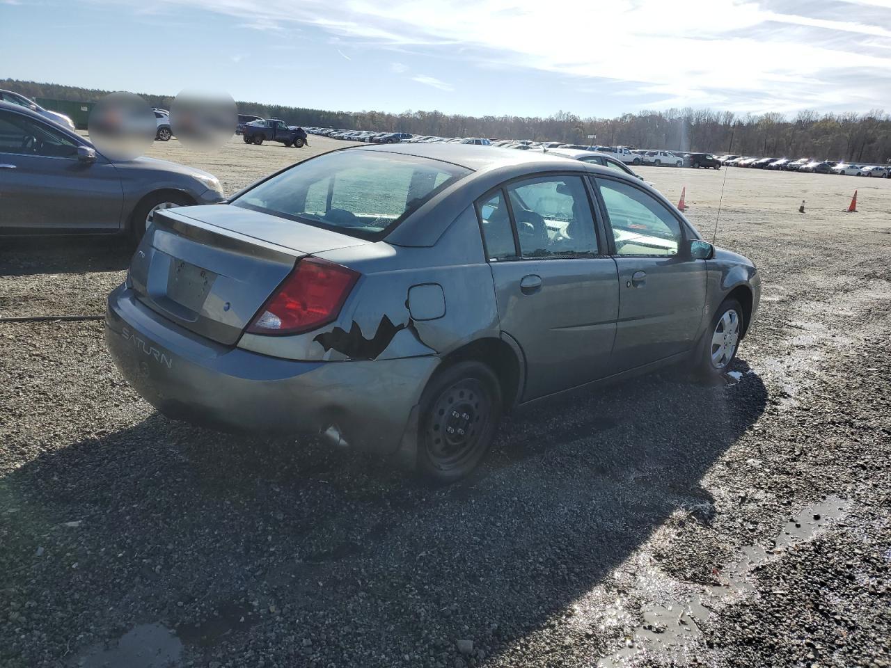 2004 Saturn ION - Image 3