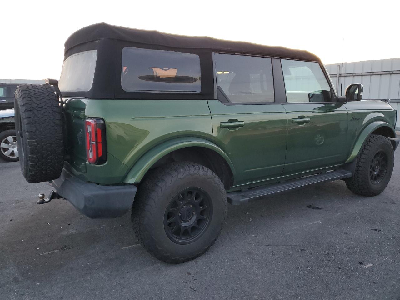 2022 Ford Bronco - Image 3