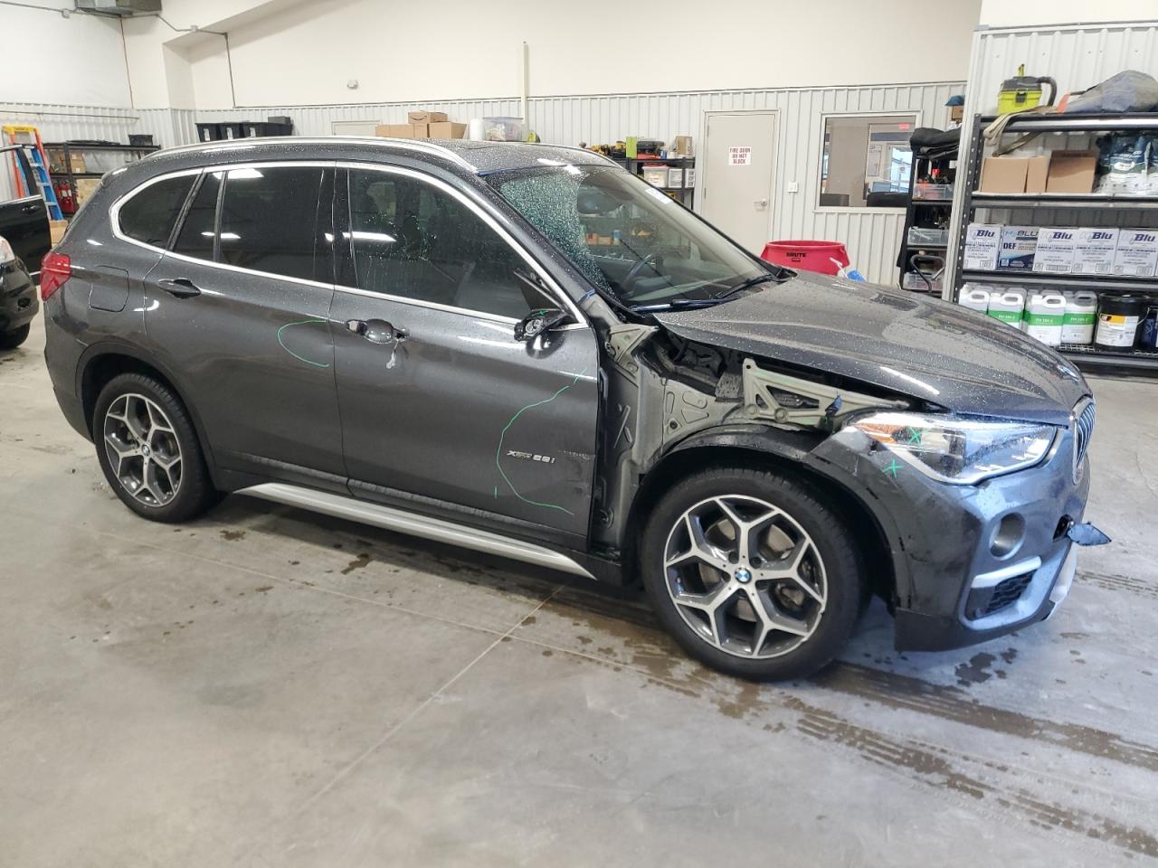 VIN WBXHT3C37J5K23709 2018 BMW X1 no.4