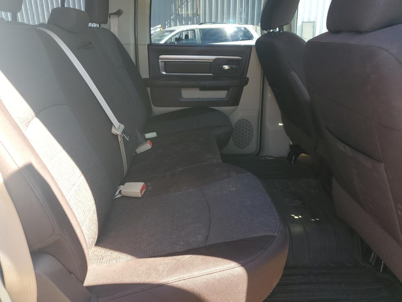2016 RAM 1500 - Image 10