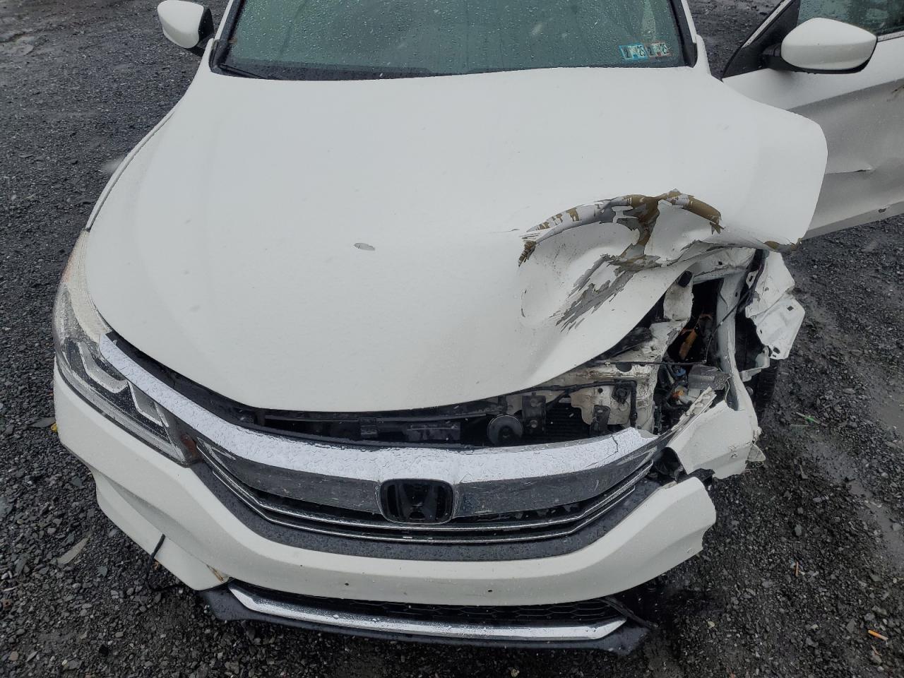 2017 Honda Accord - Image 11