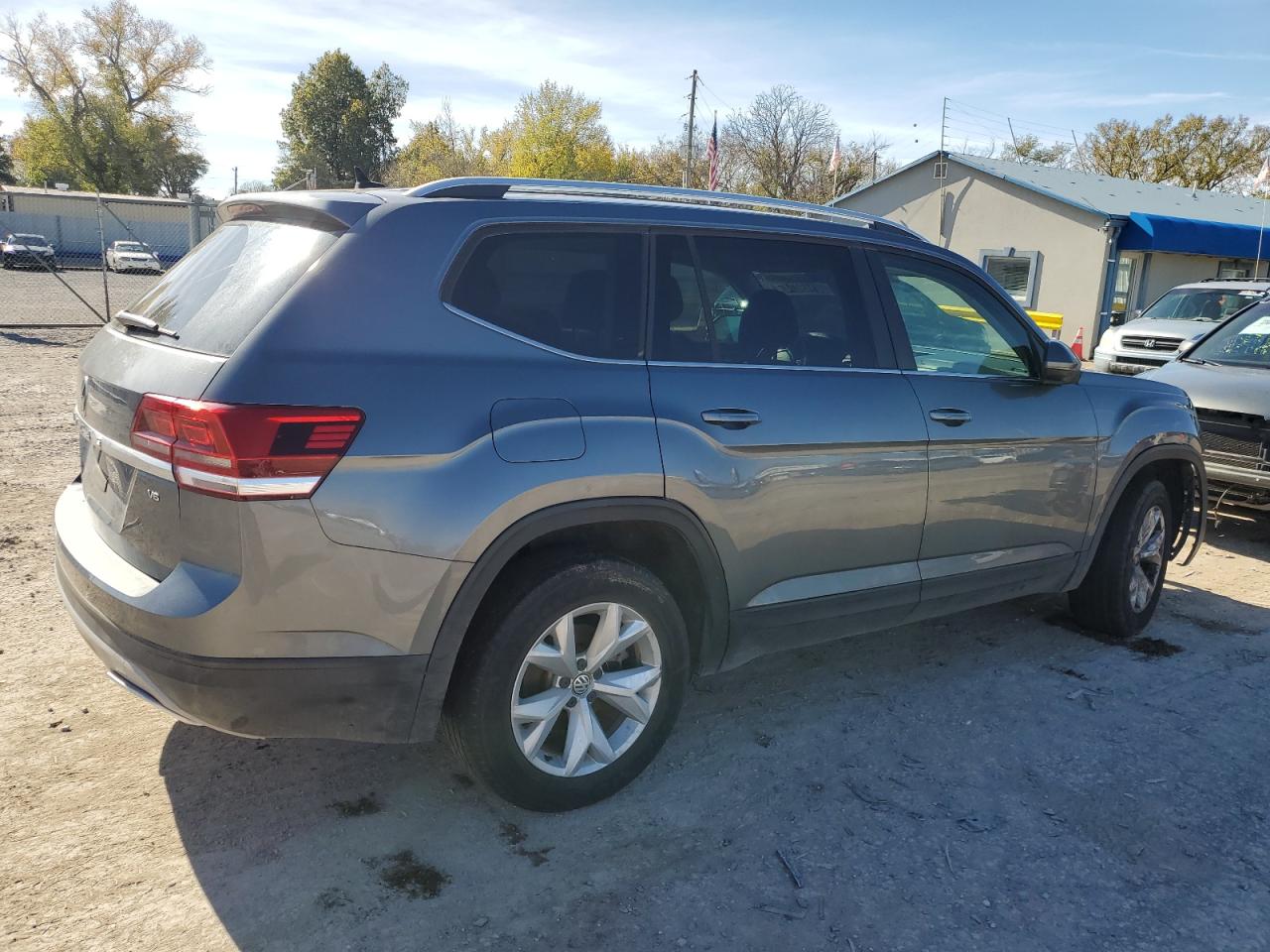 2019 Volkswagen Atlas - Image 3