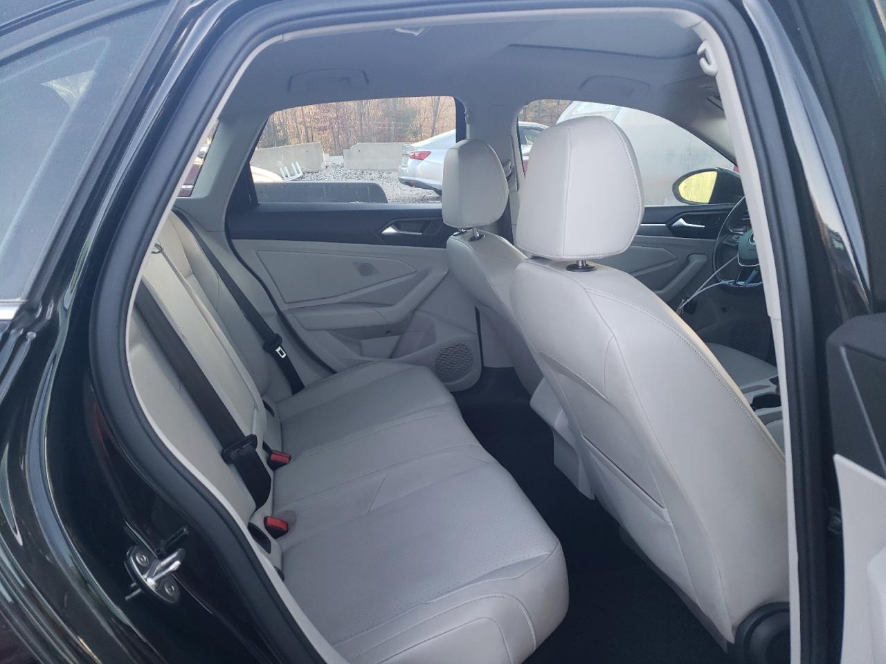 2019 Volkswagen Jetta - Image 10