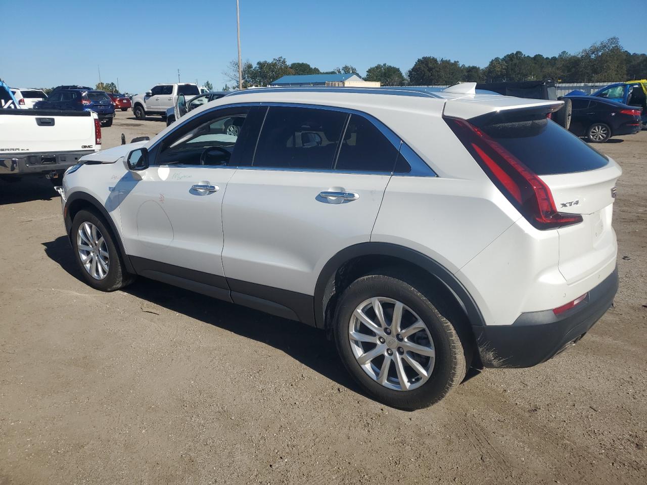 VIN 1GYAZAR48NF105857 2022 CADILLAC XT4 no.2