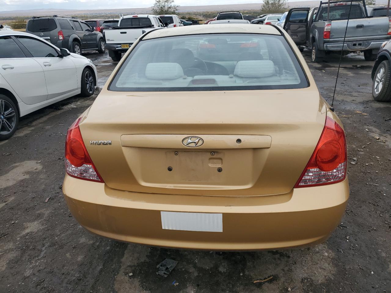 2004 Hyundai Elantra - Image 6