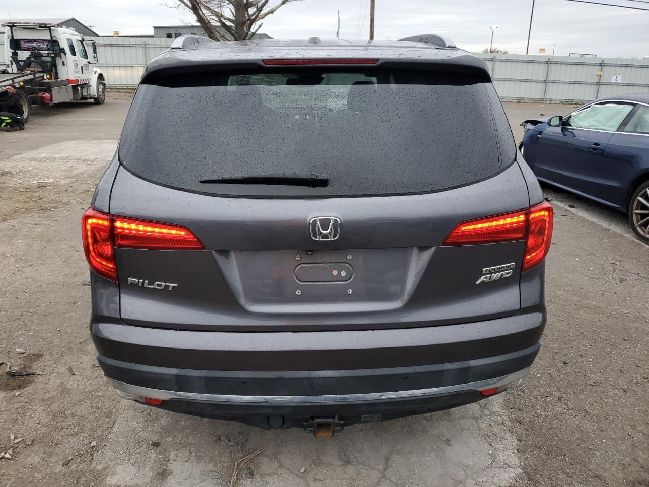 2018 Honda Pilot - Image 6