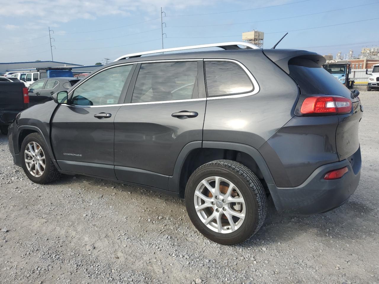 2015 Jeep Grand Cherokee - Image 2
