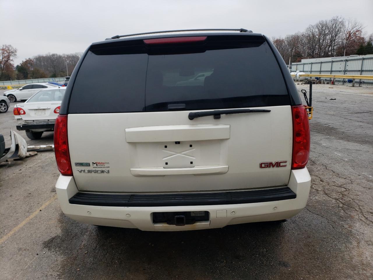 2011 GMC Yukon - Image 6