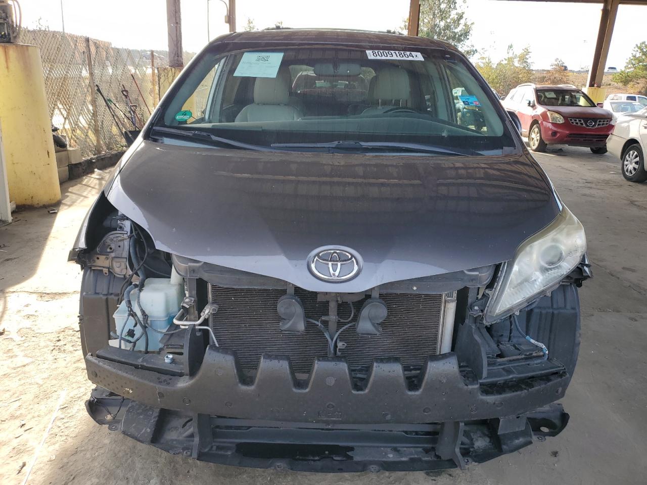 2015 Toyota Sienna - Image 5