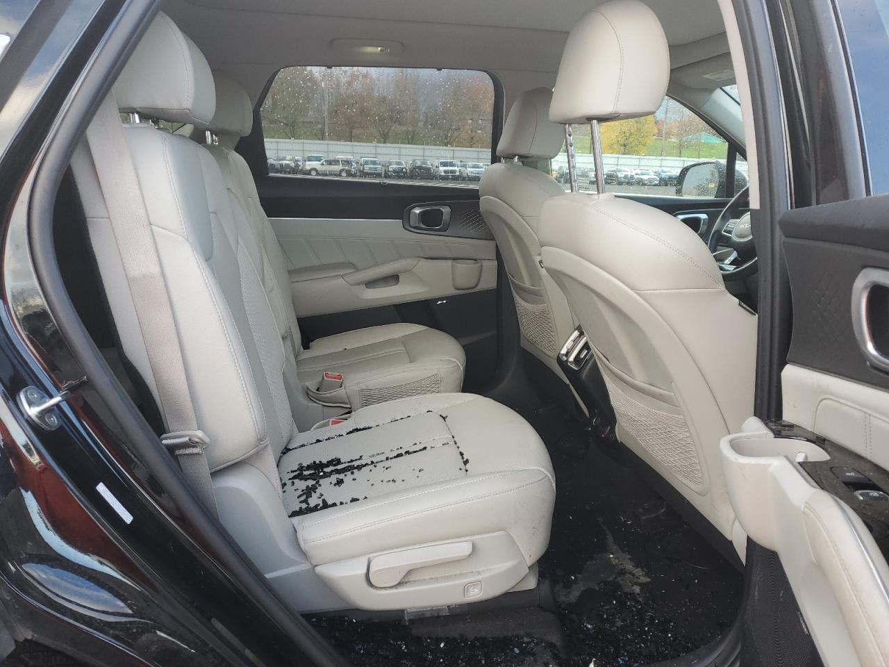 2023 Kia Sorento - Image 11
