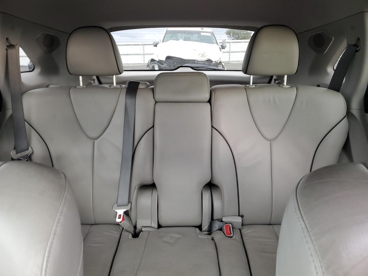 2011 Toyota Venza - Image 10