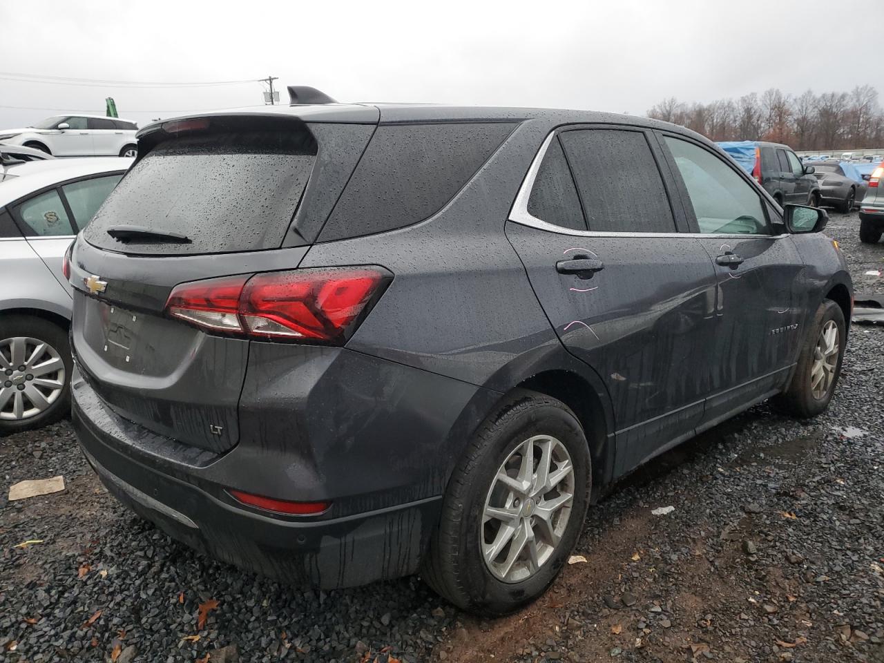 2022 Chevrolet Equinox - Image 3