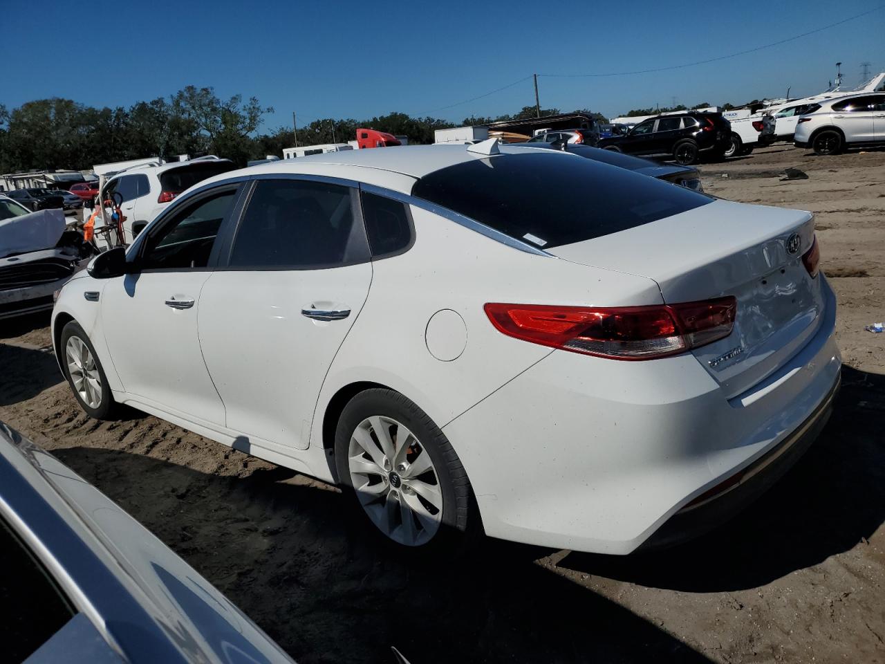 VIN 5XXGT4L34GG044854 2016 KIA OPTIMA no.2