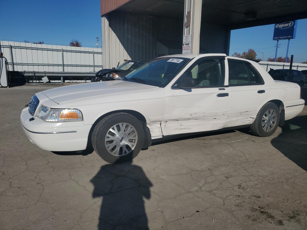2003 Ford Crown Victoria - Image 1