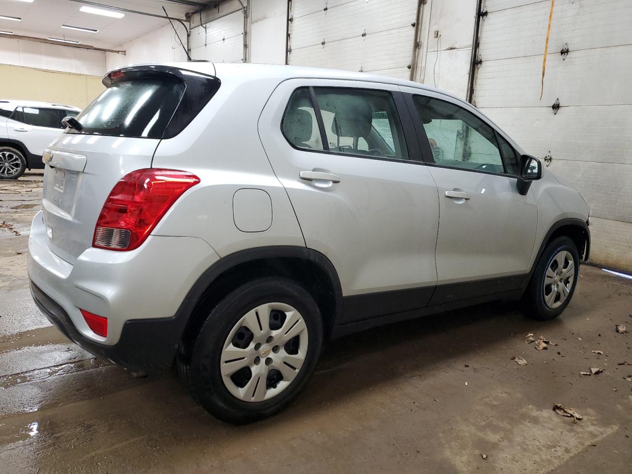 VIN 3GNCJKSB1JL391692 2018 CHEVROLET TRAX no.3